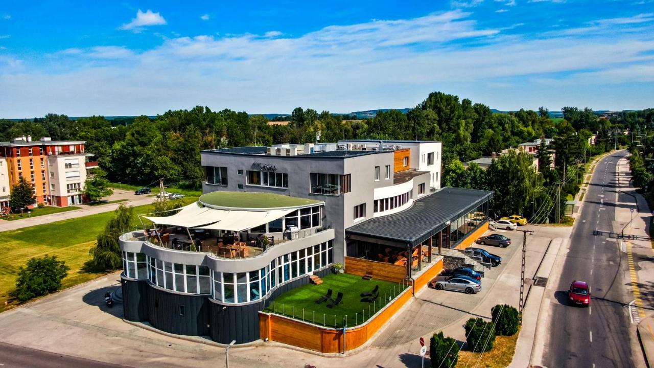 Hotel Kristaly Konferencia & Wellness Ajka Zewnętrze zdjęcie